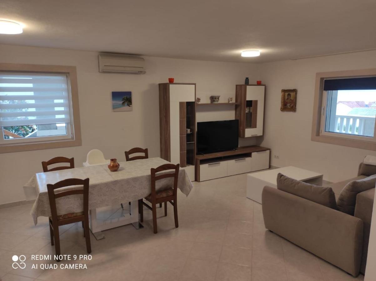 Apartments Marko Sutivan Insel Brac Exterior foto
