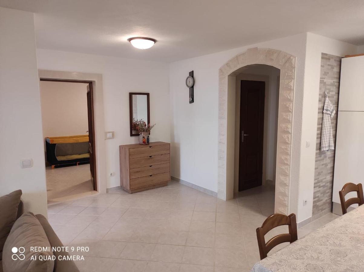 Apartments Marko Sutivan Insel Brac Exterior foto