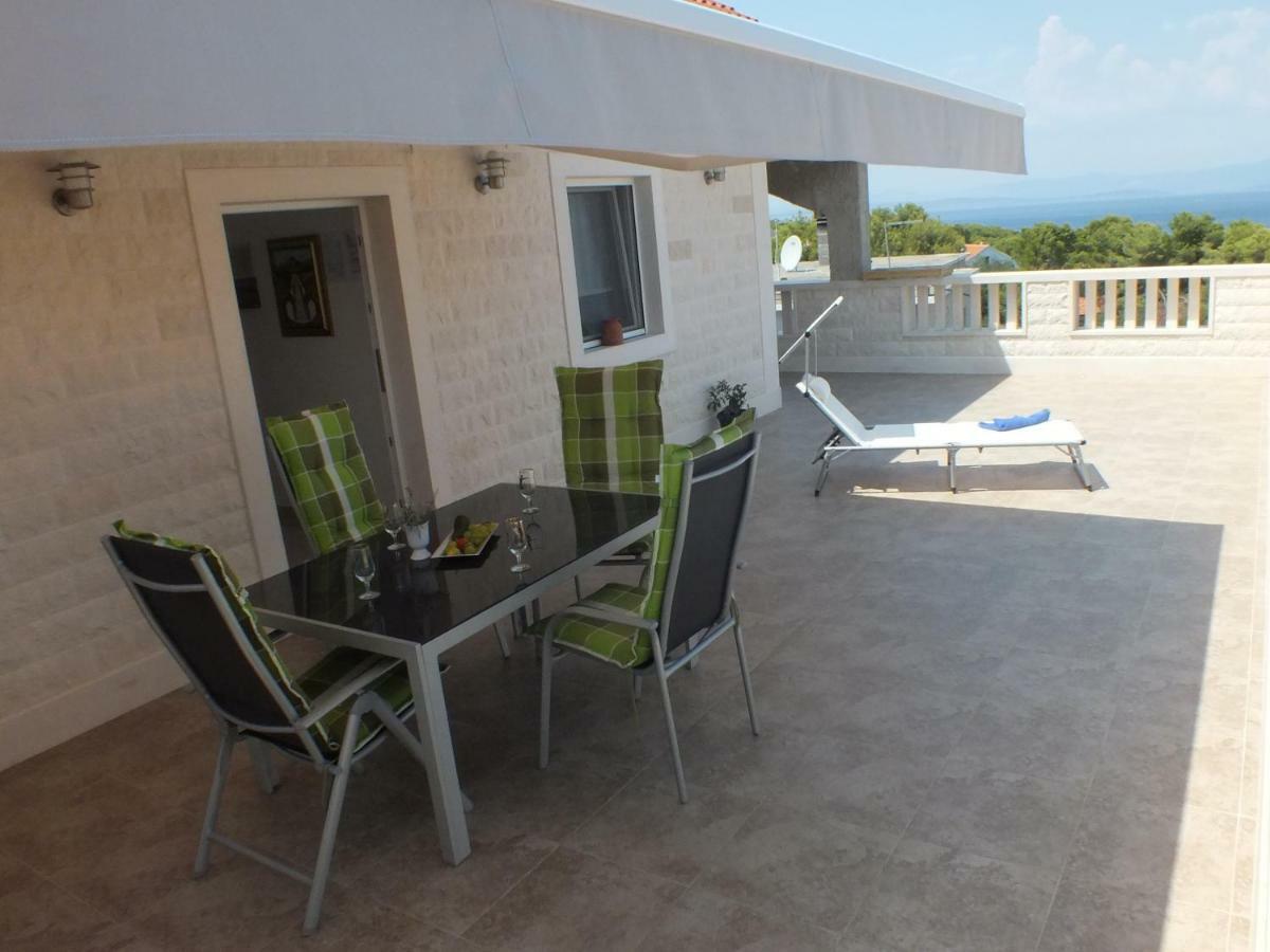 Apartments Marko Sutivan Insel Brac Exterior foto