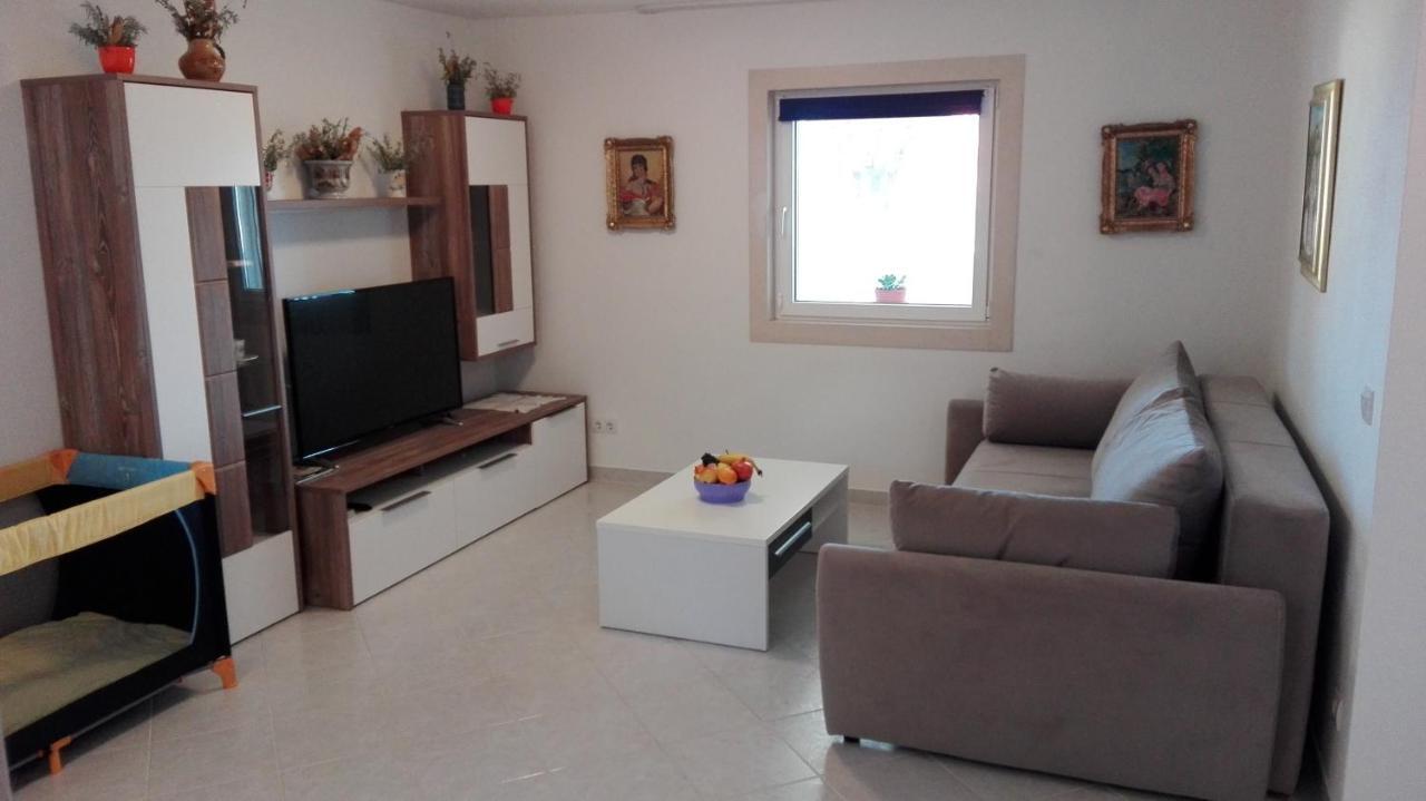 Apartments Marko Sutivan Insel Brac Exterior foto