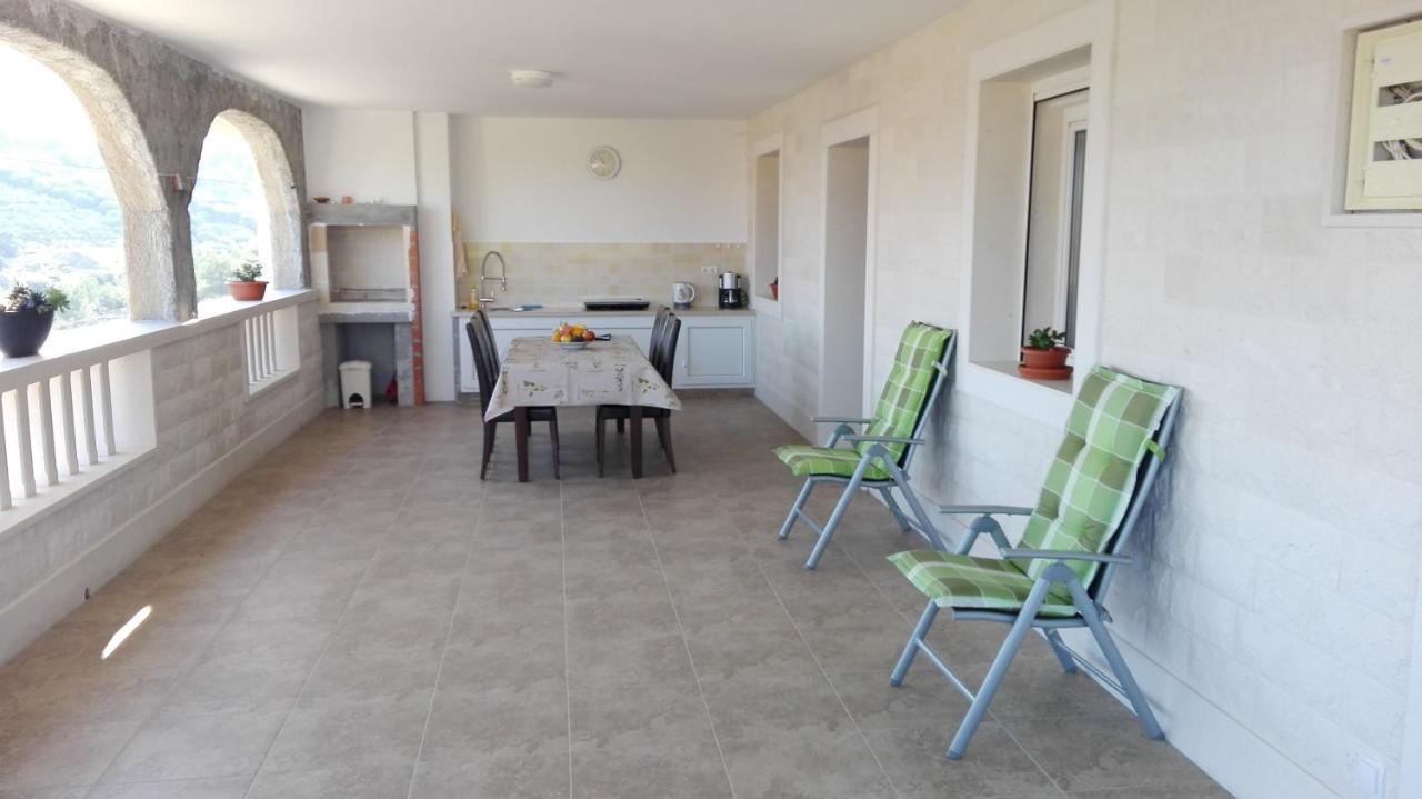 Apartments Marko Sutivan Insel Brac Exterior foto