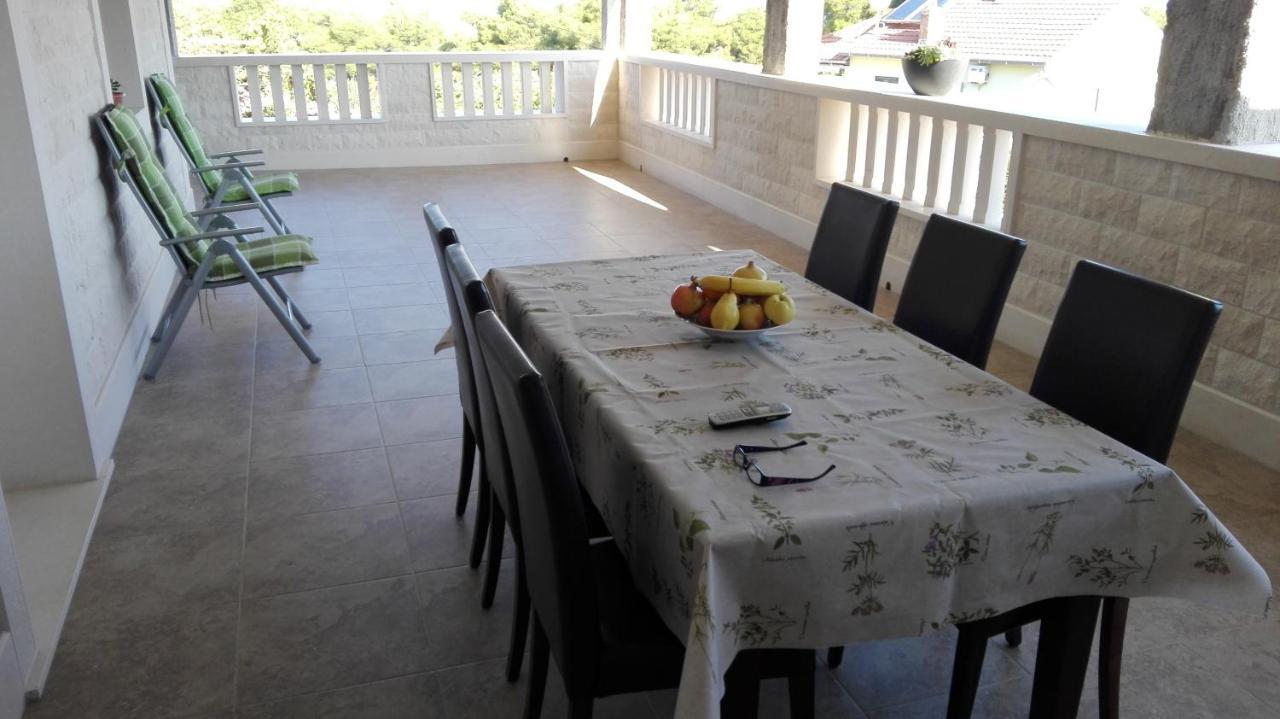 Apartments Marko Sutivan Insel Brac Exterior foto
